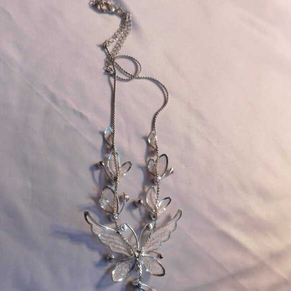 Butterfly Rhinestone Necklace - Picture 4 of 8